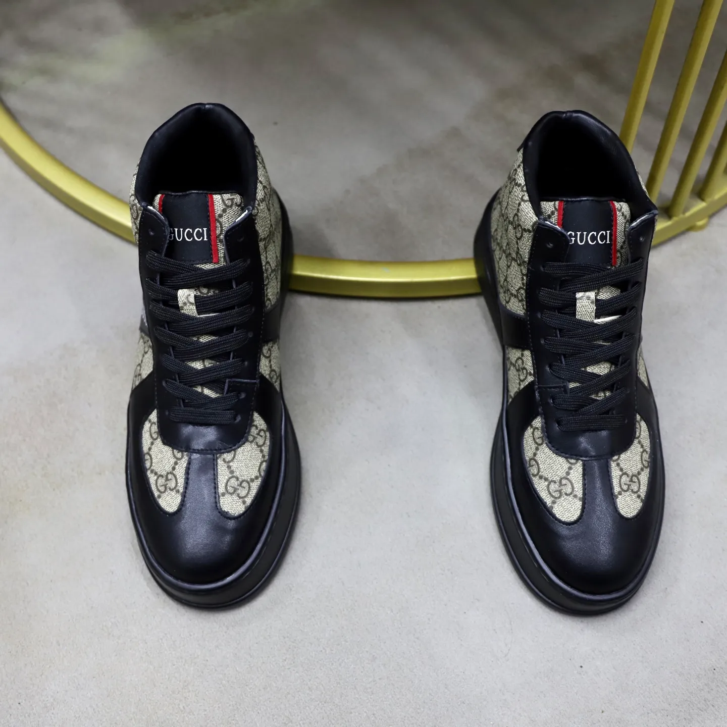 Ex-factory price: 442💰🙅‍♂️🙅‍♂️🙅‍♂️ Brand: GUCCI Standard code: 38-44 (45 customized) Grade: Same as the official website Material: Original cowhide material spliced with brand cloth Comfortable and breathable lining Lightweight and wear-resistant sports outsole Style category: Men's fashionable casual shoes Running sports shoes Distinguished luxury brand elements Top luxury color: actual picture color